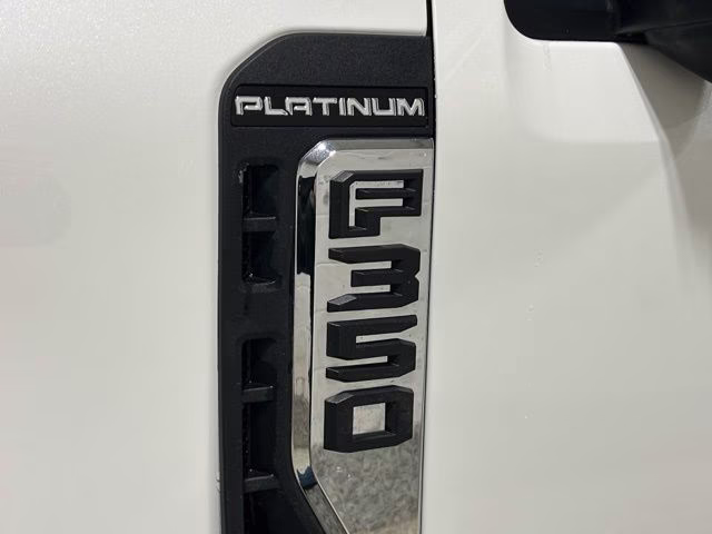 2024 Star White Metallic Tri-Coat Ford Super Duty F-350 SRW Platinum 4X4 Truck