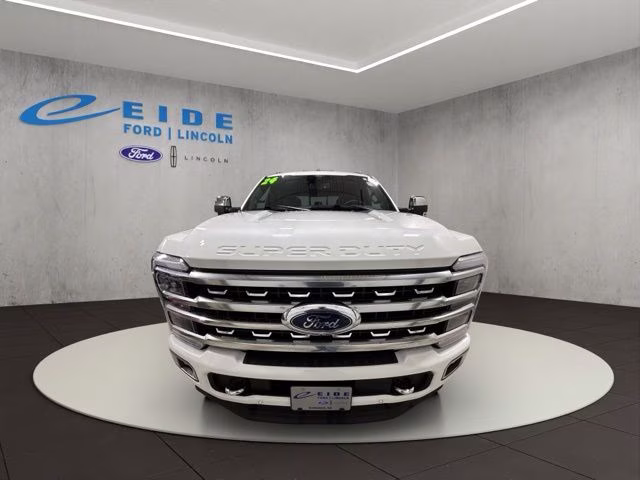 2024 Star White Metallic Tri-Coat Ford Super Duty F-350 SRW Platinum 4X4 Truck