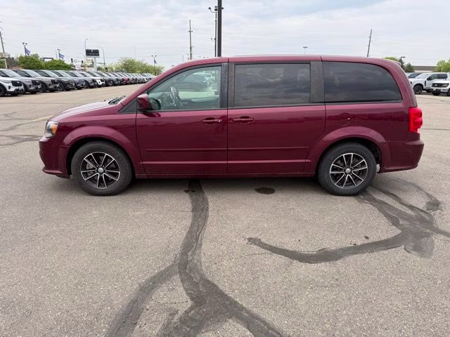 2017 Octane Red Pearlcoat Dodge Grand Caravan GT FWD Van