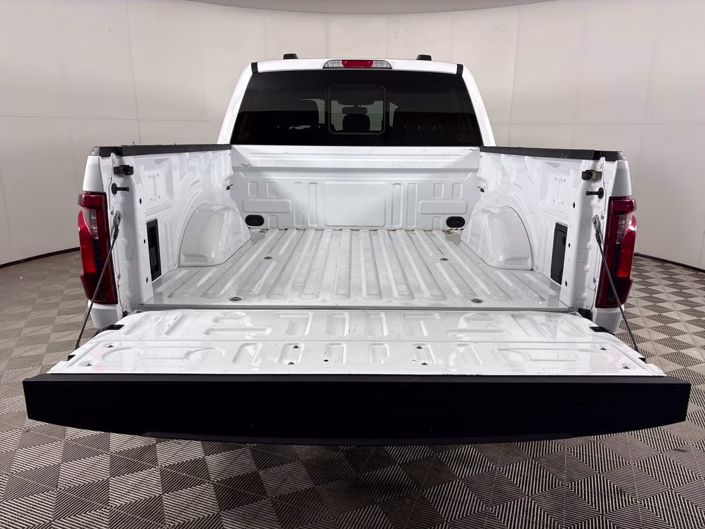 2024 Oxford White Ford F-150 XLT 4X4 Truck