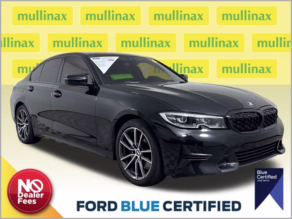 2022 BMW 3 Series 330i Sedan's photo