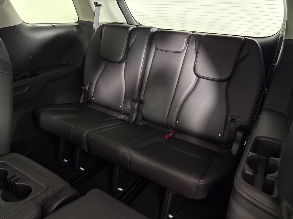 2025 Snow White Pearl Kia Carnival SX FWD Van