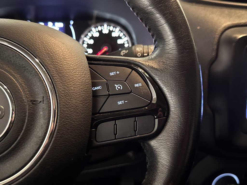 2018 Granite Crystal Metallic Clearcoat Jeep Renegade Latitude FWD SUV