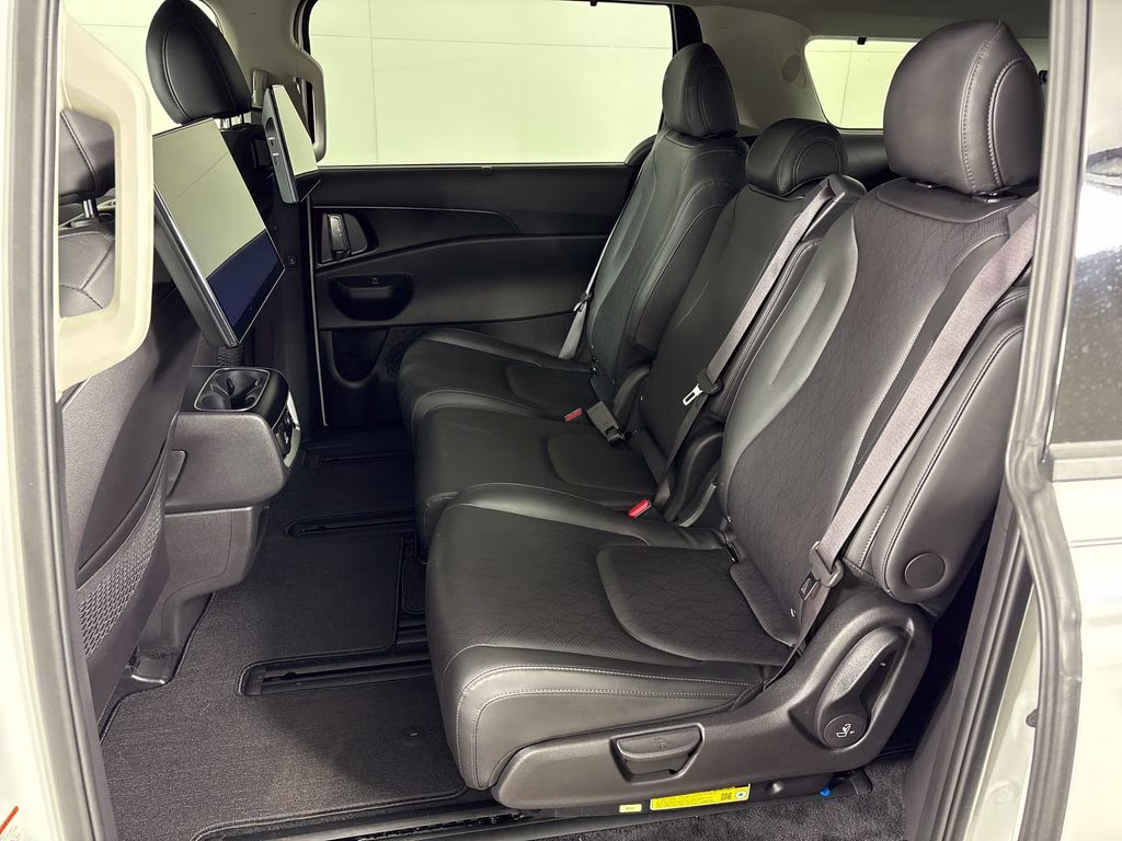 2025 Snow White Pearl Kia Carnival SX FWD Van