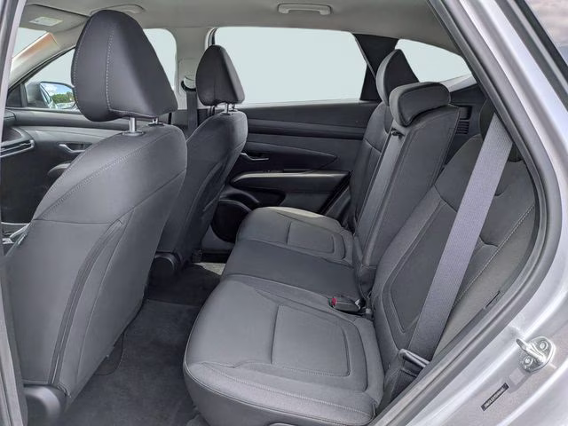 2025 Shimmering Silver Hyundai Tucson SE FWD SUV