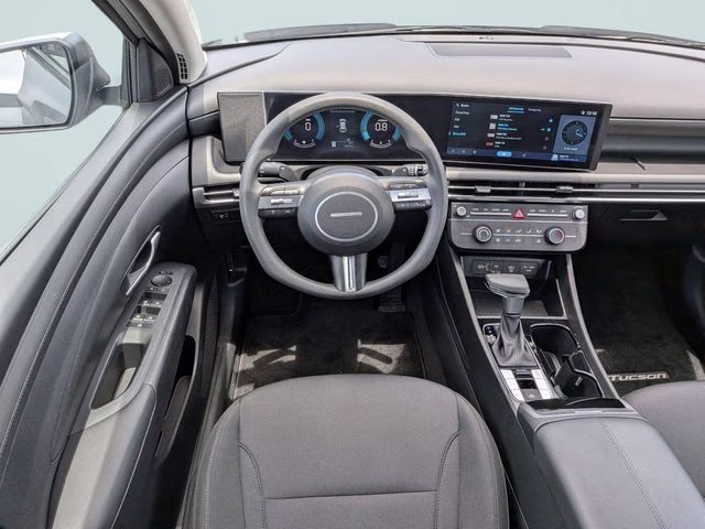 2025 Shimmering Silver Hyundai Tucson SE FWD SUV