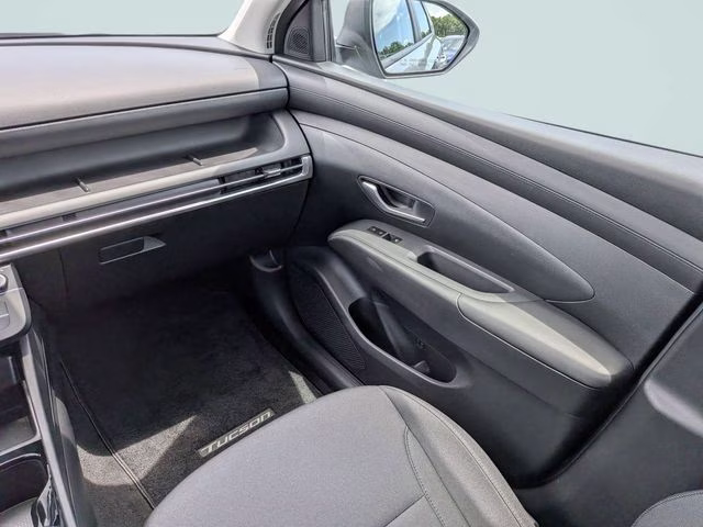 2025 Shimmering Silver Hyundai Tucson SE FWD SUV