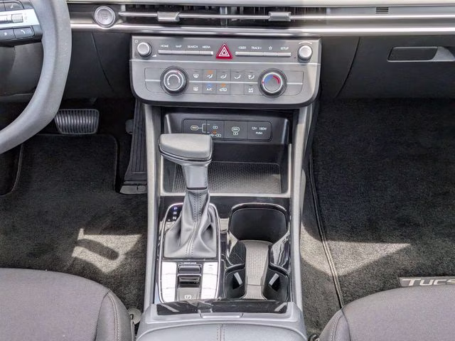 2025 Shimmering Silver Hyundai Tucson SE FWD SUV