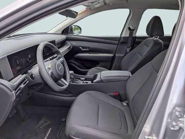 2025 Shimmering Silver Hyundai Tucson SE FWD SUV