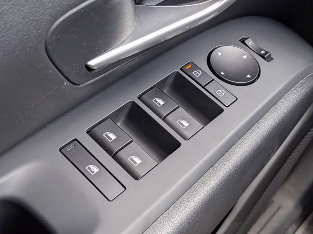 2025 Shimmering Silver Hyundai Tucson SE FWD SUV