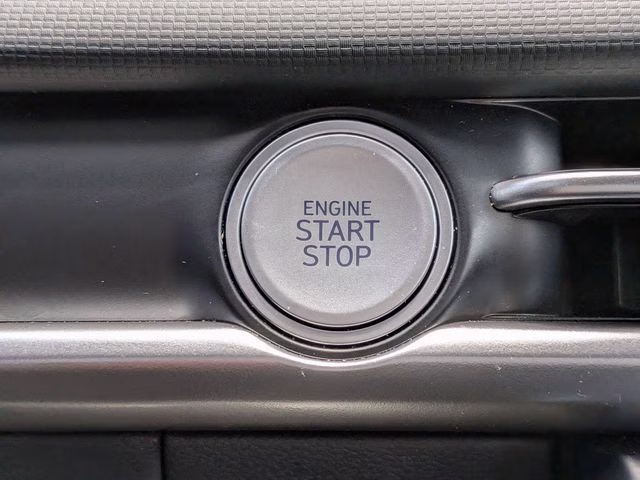 2025 Shimmering Silver Hyundai Tucson SE FWD SUV