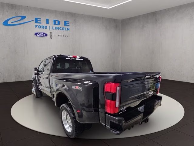 2026 Agate Black Metallic Ford Super Duty F-450 DRW Platinum 4X4 Truck