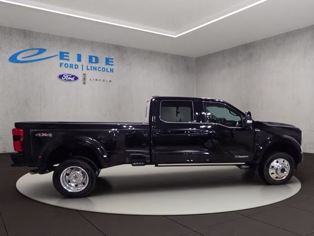2026 Agate Black Metallic Ford Super Duty F-450 DRW Platinum 4X4 Truck
