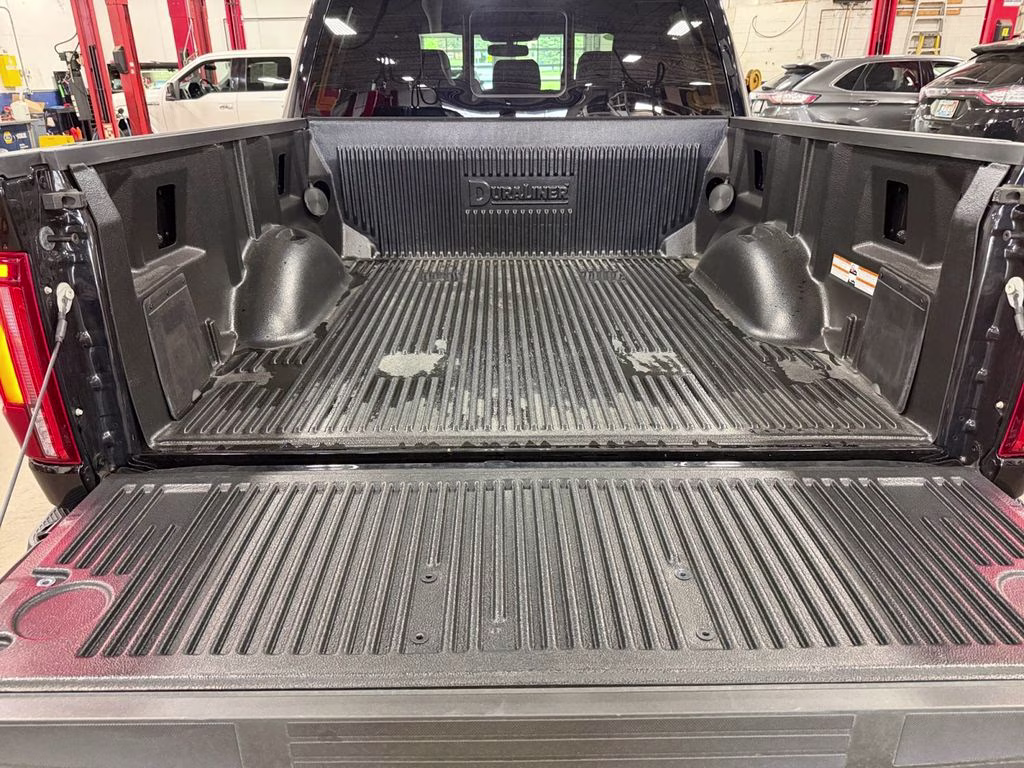 2025 Black Ford F-150 Lariat w/Black Appearance & Tow Haul Pkg 4X4 Truck
