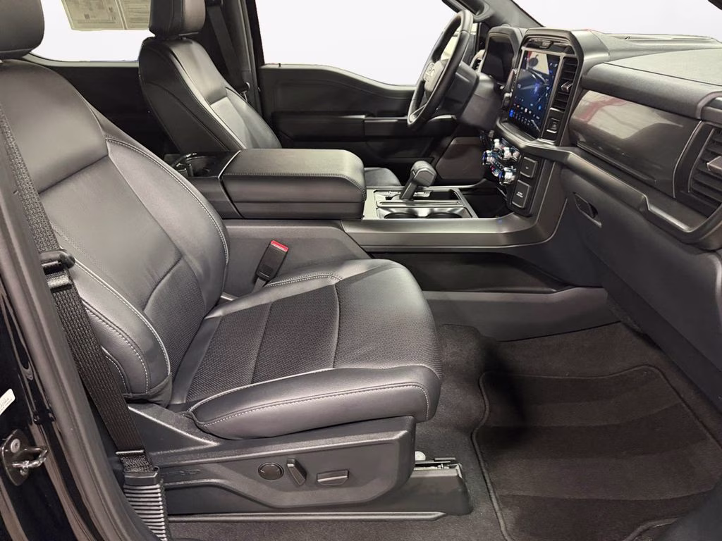2025 Black Ford F-150 Lariat w/Black Appearance & Tow Haul Pkg 4X4 Truck