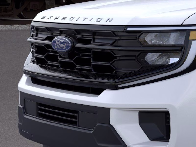 2026 Star White Metallic Tri-Coat Ford Expedition Max Active 4X4 SUV