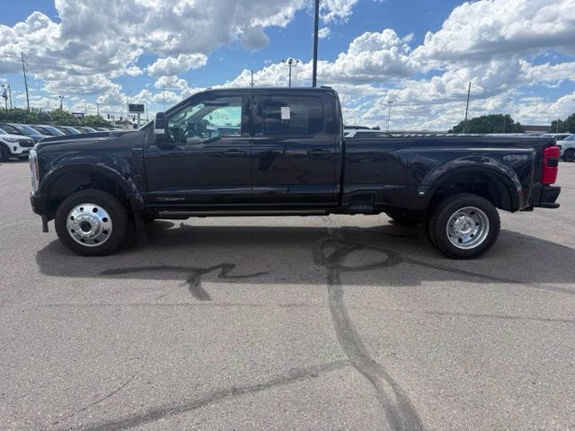 2026 Agate Black Metallic Ford Super Duty F-450 DRW Platinum 4X4 Truck
