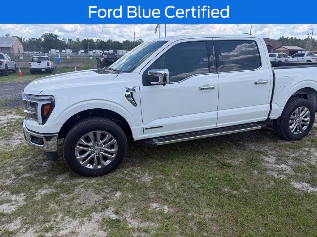 2025 White Metallic Ford F-150 Lariat 4X4 Truck