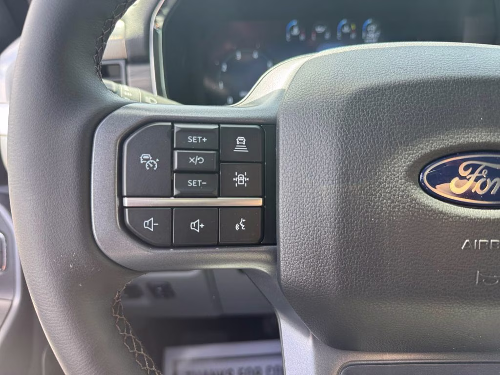 2025 White Metallic Ford F-150 Lariat 4X4 Truck