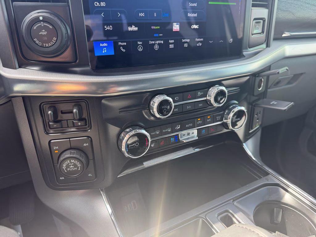 2025 White Metallic Ford F-150 Lariat 4X4 Truck