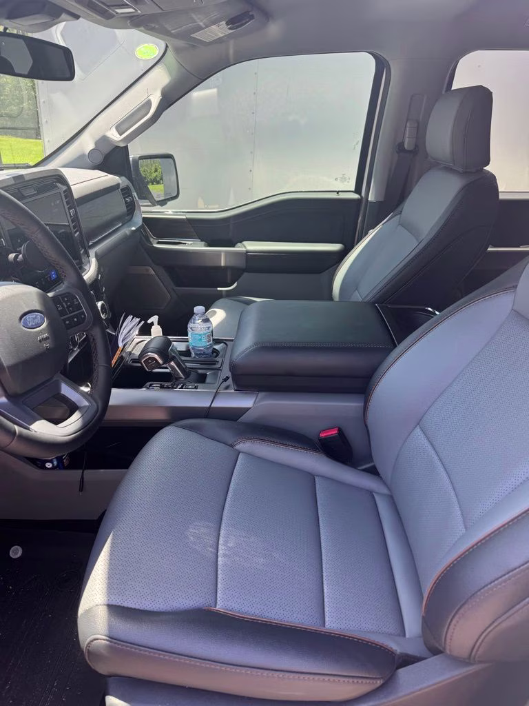 2025 White Metallic Ford F-150 Lariat 4X4 Truck