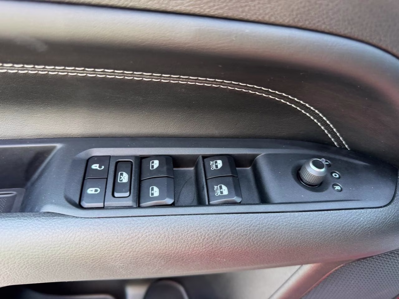 2024 Red Hot Pearlcoat Jeep Compass Latitude 4X4 SUV