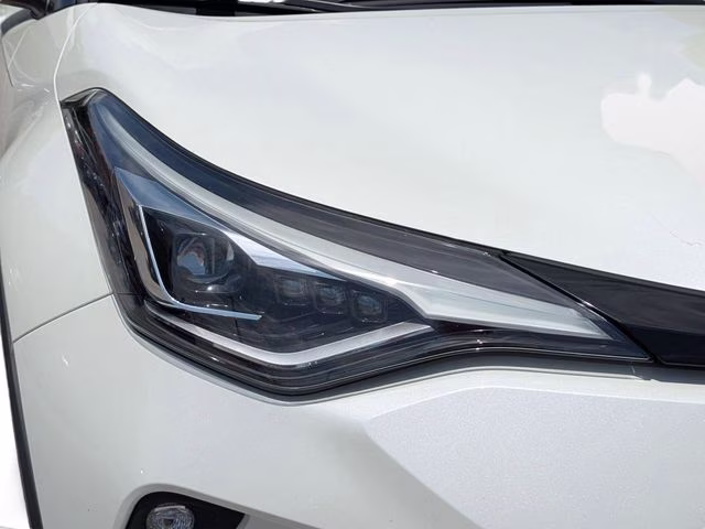 2021 Blizzard Pearl Toyota C-HR Limited FWD SUV