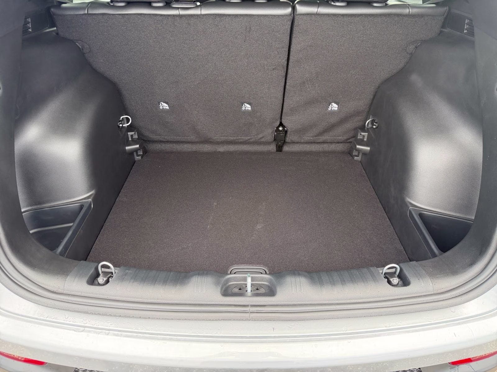 2026 Silver Zynith Metallic Clearcoat Jeep Compass Latitude 4X4 SUV