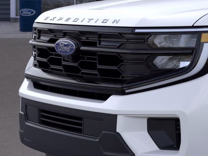 2026 Star White Metallic Tri-Coat Ford Expedition Max Active 4X4 SUV