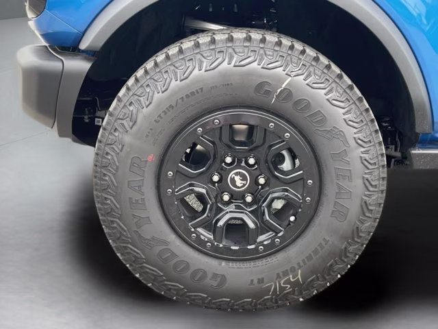 2026 Velocity Blue Metallic Ford Bronco Badlands 4X4 Convertible