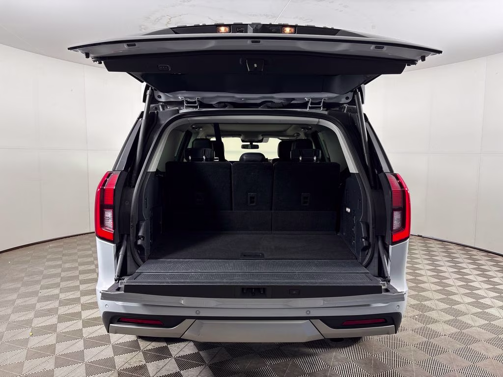 2025 Silver Metallic Ford Expedition Platinum 4X4 SUV