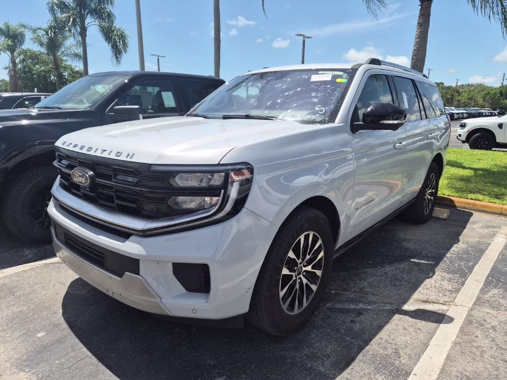 2025 Silver Metallic Ford Expedition Platinum 4X4 SUV