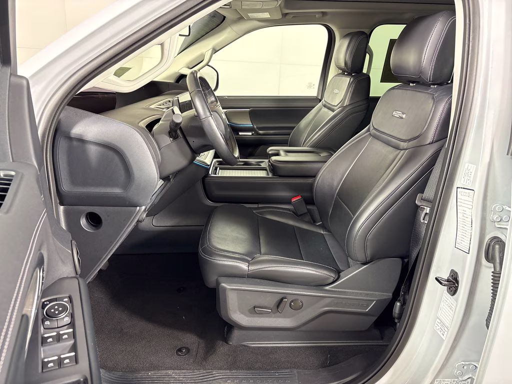 2025 Silver Metallic Ford Expedition Platinum 4X4 SUV