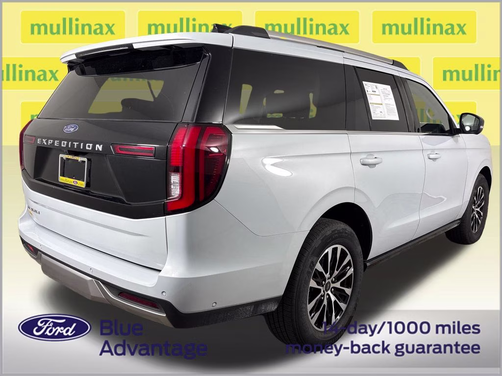 2025 Silver Metallic Ford Expedition Platinum 4X4 SUV