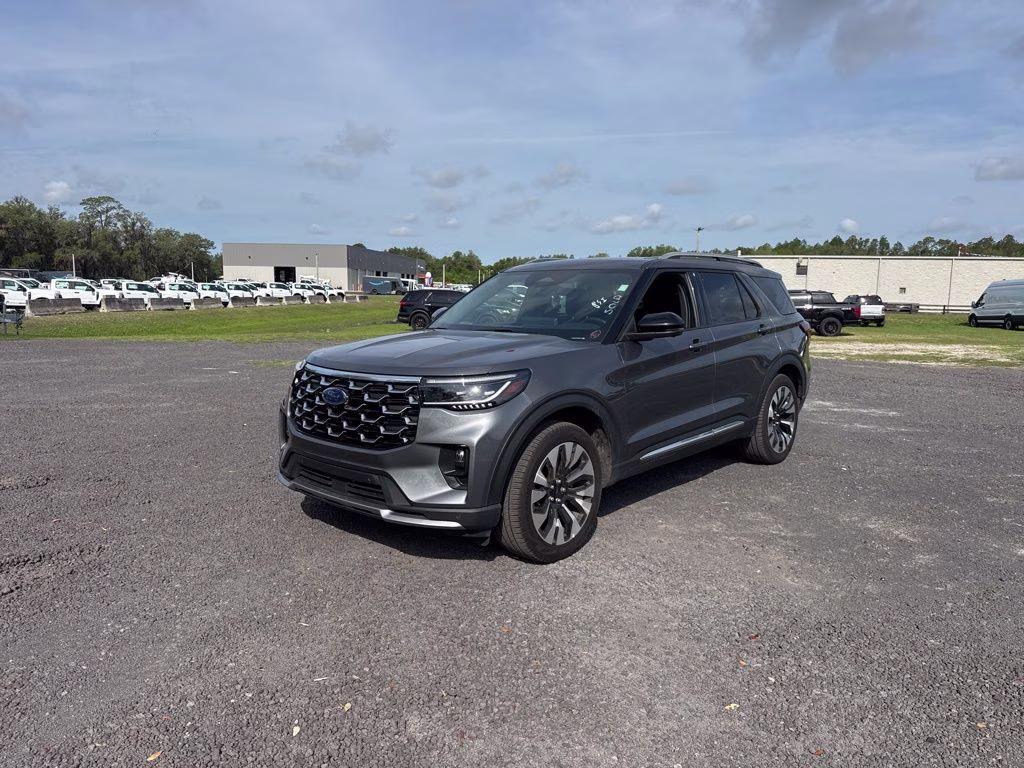2025 Gray Metallic Ford Explorer Platinum 4X4 SUV