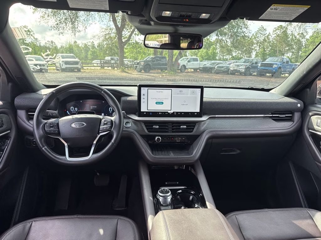 2025 Gray Metallic Ford Explorer Platinum 4X4 SUV