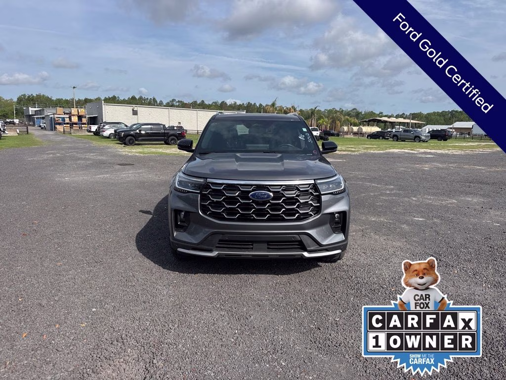 2025 Gray Metallic Ford Explorer Platinum 4X4 SUV
