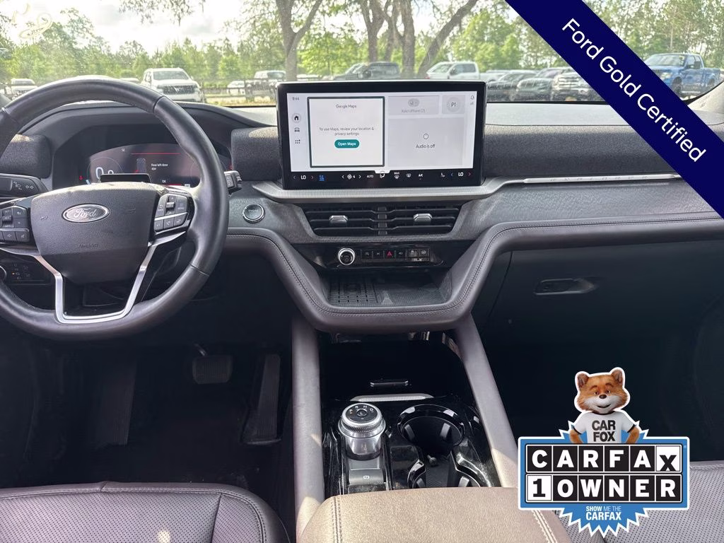 2025 Gray Metallic Ford Explorer Platinum 4X4 SUV