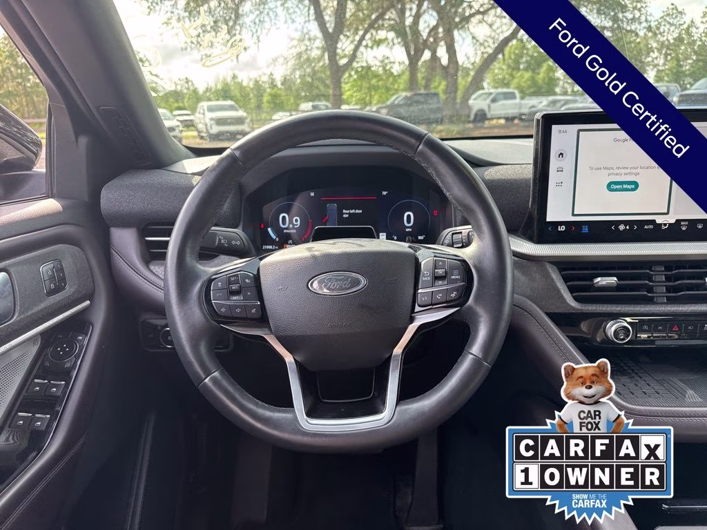 2025 Gray Metallic Ford Explorer Platinum 4X4 SUV