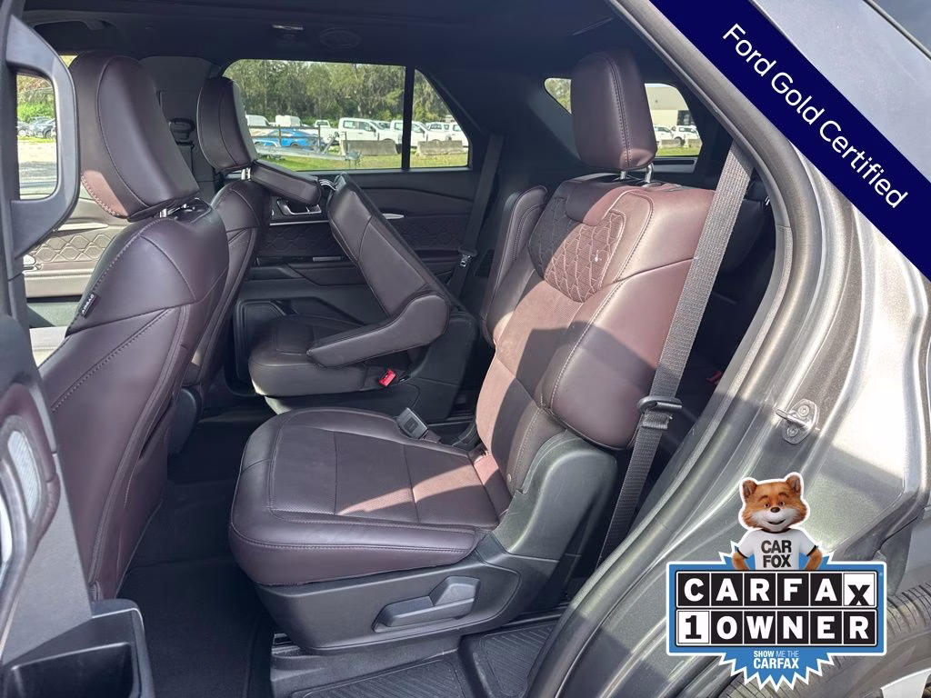 2025 Gray Metallic Ford Explorer Platinum 4X4 SUV