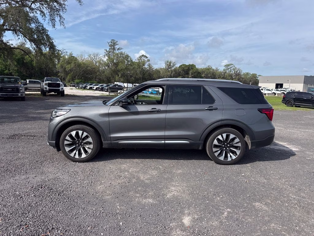 2025 Gray Metallic Ford Explorer Platinum 4X4 SUV