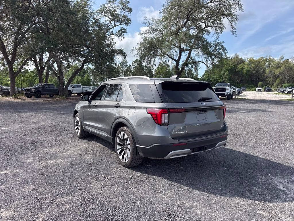 2025 Gray Metallic Ford Explorer Platinum 4X4 SUV