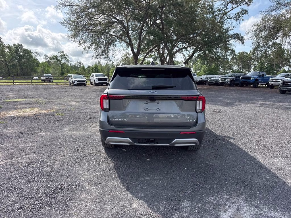 2025 Gray Metallic Ford Explorer Platinum 4X4 SUV