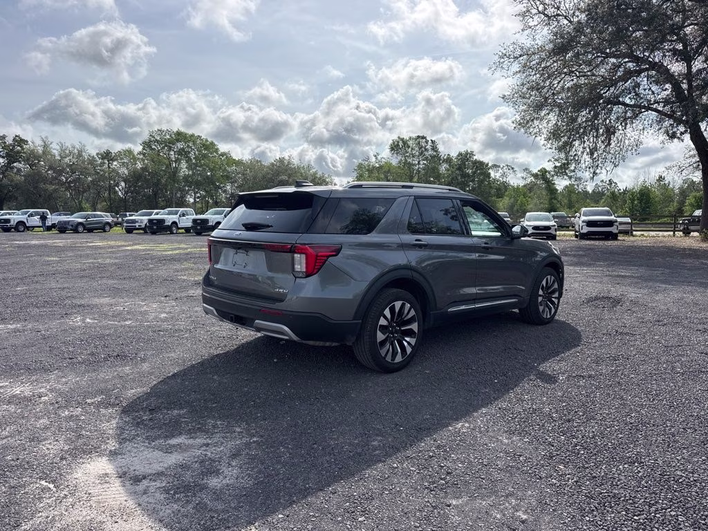 2025 Gray Metallic Ford Explorer Platinum 4X4 SUV