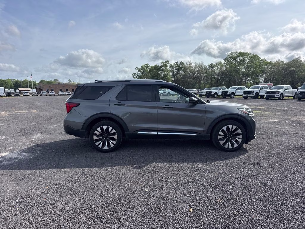 2025 Gray Metallic Ford Explorer Platinum 4X4 SUV