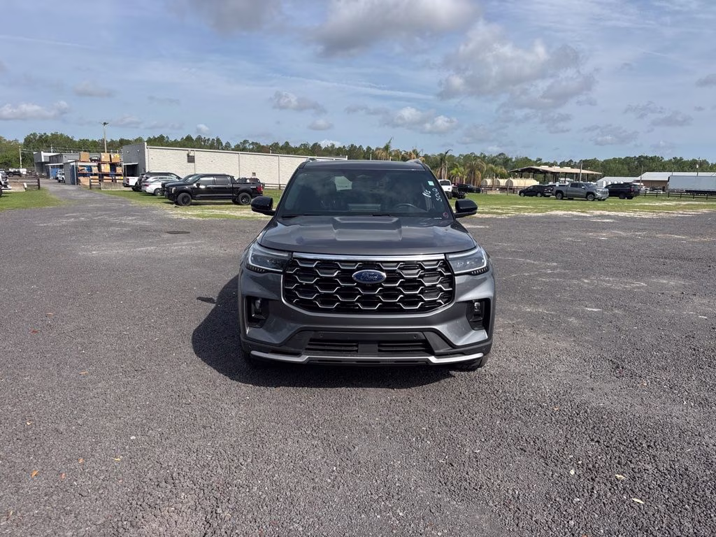 2025 Gray Metallic Ford Explorer Platinum 4X4 SUV