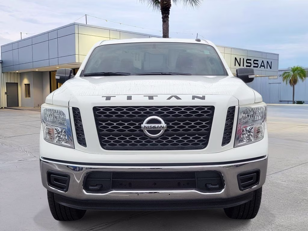 2019 Glacier White Nissan Titan SV 4X4 Truck