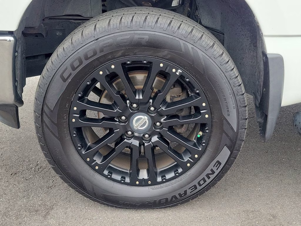 2019 Glacier White Nissan Titan SV 4X4 Truck