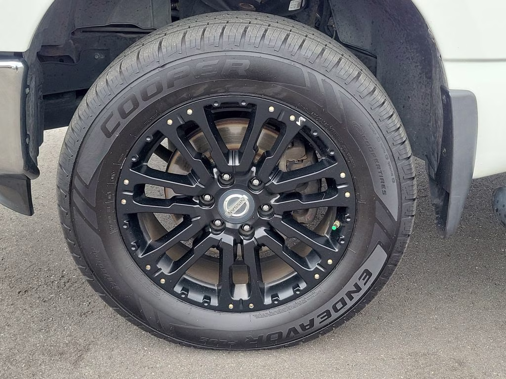2019 Glacier White Nissan Titan SV 4X4 Truck