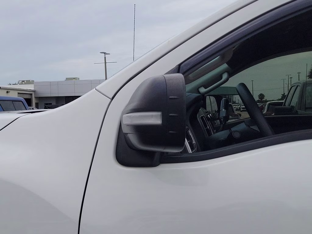 2019 Glacier White Nissan Titan SV 4X4 Truck